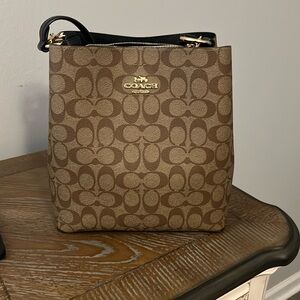 COACH Small Town Bucket Bag Shoulder Bag Leather Brown x Ivory x Gold Hardware